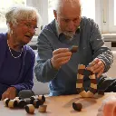 Loggos Buche Nuss L - das verrückte Stapelspiel für jung und alt